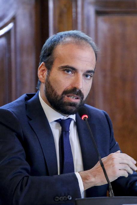 Padoan, Ue non ci chiede di investire meno ma di più