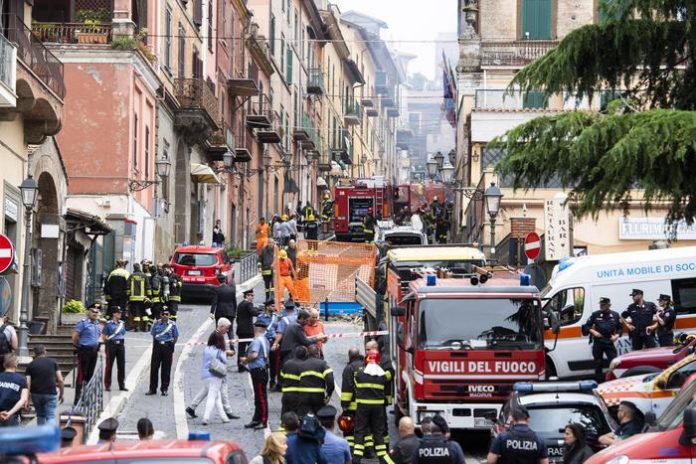 >>>ANSA/ ESPLOSIONE A ROCCA DI PAPA, FERITI IL SINDACO E 3 BAMBINI