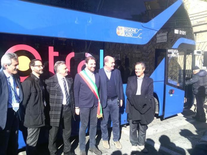 Roma: Zingaretti a presentazione nuovi bus bipiano di Cotral