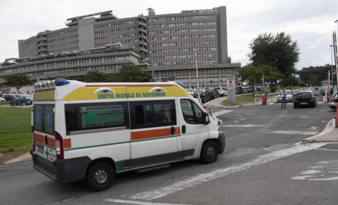 Caos vicino ospedale Roma:dg,rischio blocco ambulanze