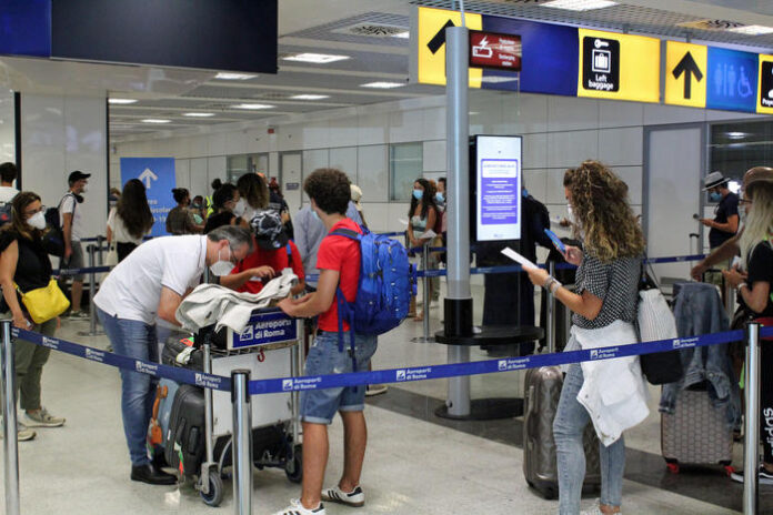 Coronavirus: a Fiumicino e Ciampino 30 mila test rapidi