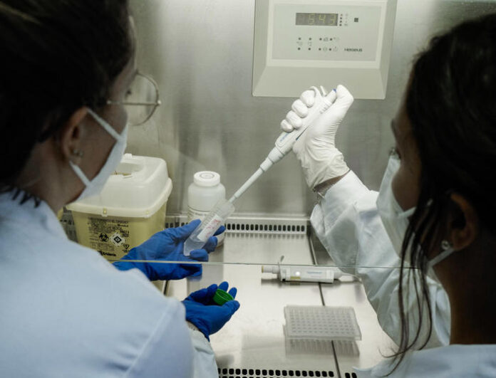 Ricercatrici sperimentano nuovo sistema tamponi orali da fare anche a casa propria